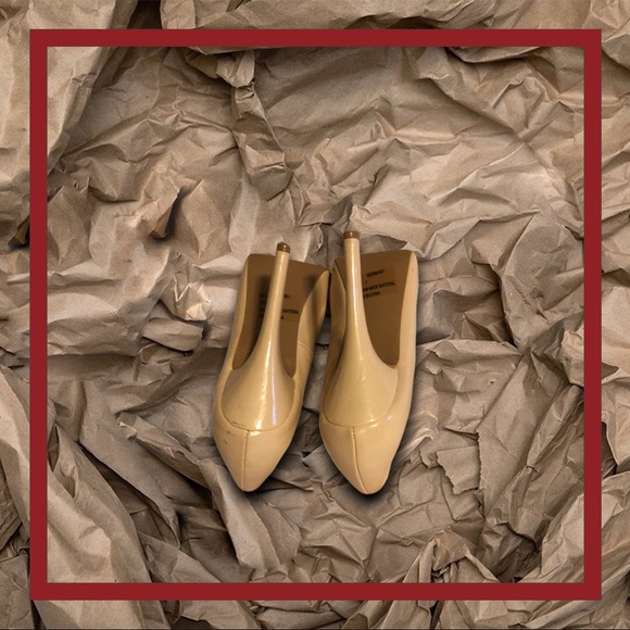 SOLD      Ladies Fashion Pump High  Heels - Picture 4 of 6